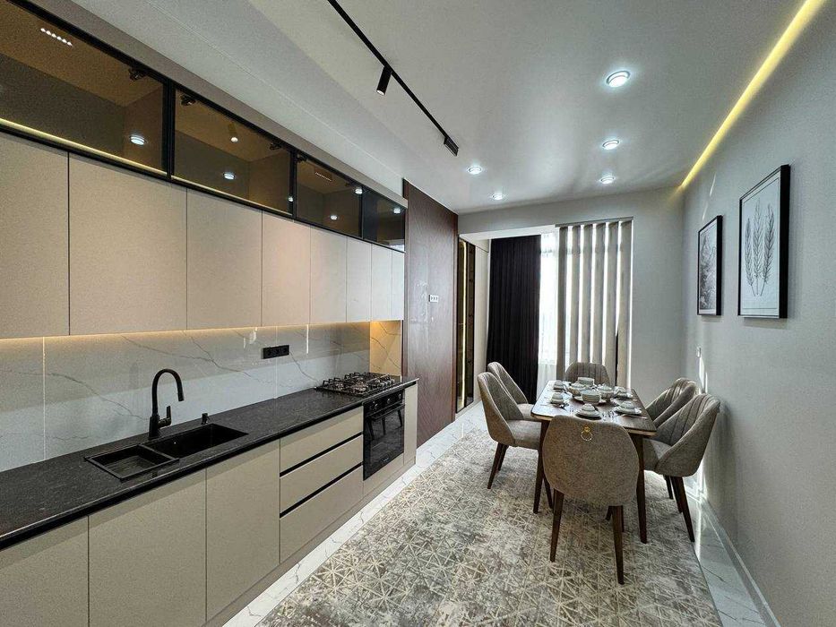 Oktyabrskiy hududida kvartira zudlik bilan sotiladi!