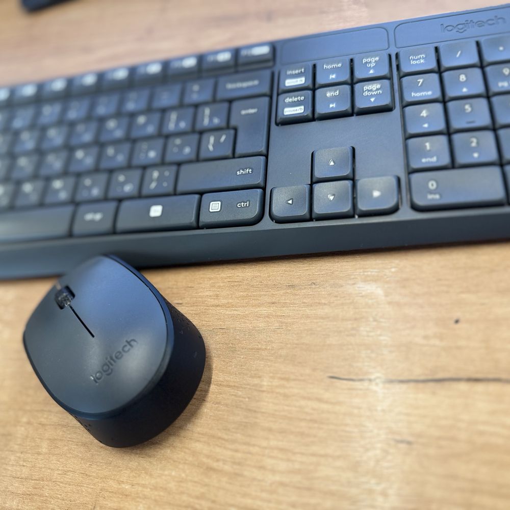 Logitech simsiz klaviatura va mishka