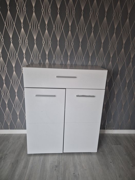 Vand comoda lucioasa