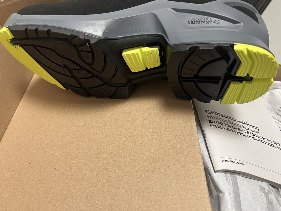 Обувки UVEX SAFETY -43-номер