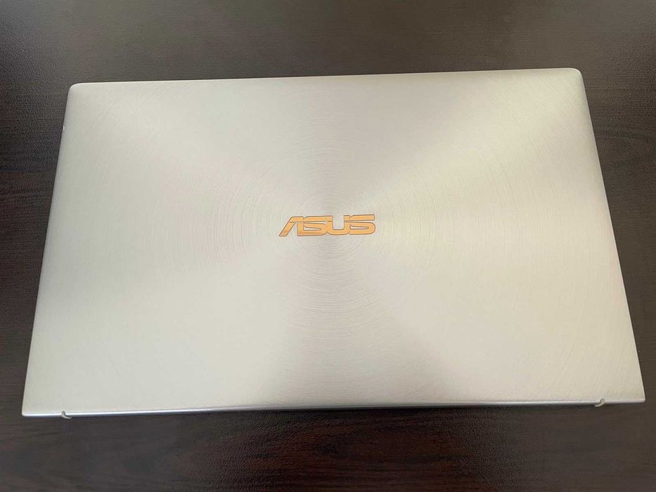 14 IPS Asus ZenBook UM433 Ryzen 7 3700U Radeon Vega 10 8GB RAM 1TB SSD