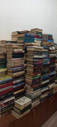 Много книг. Книги для декора. Книги недорого
