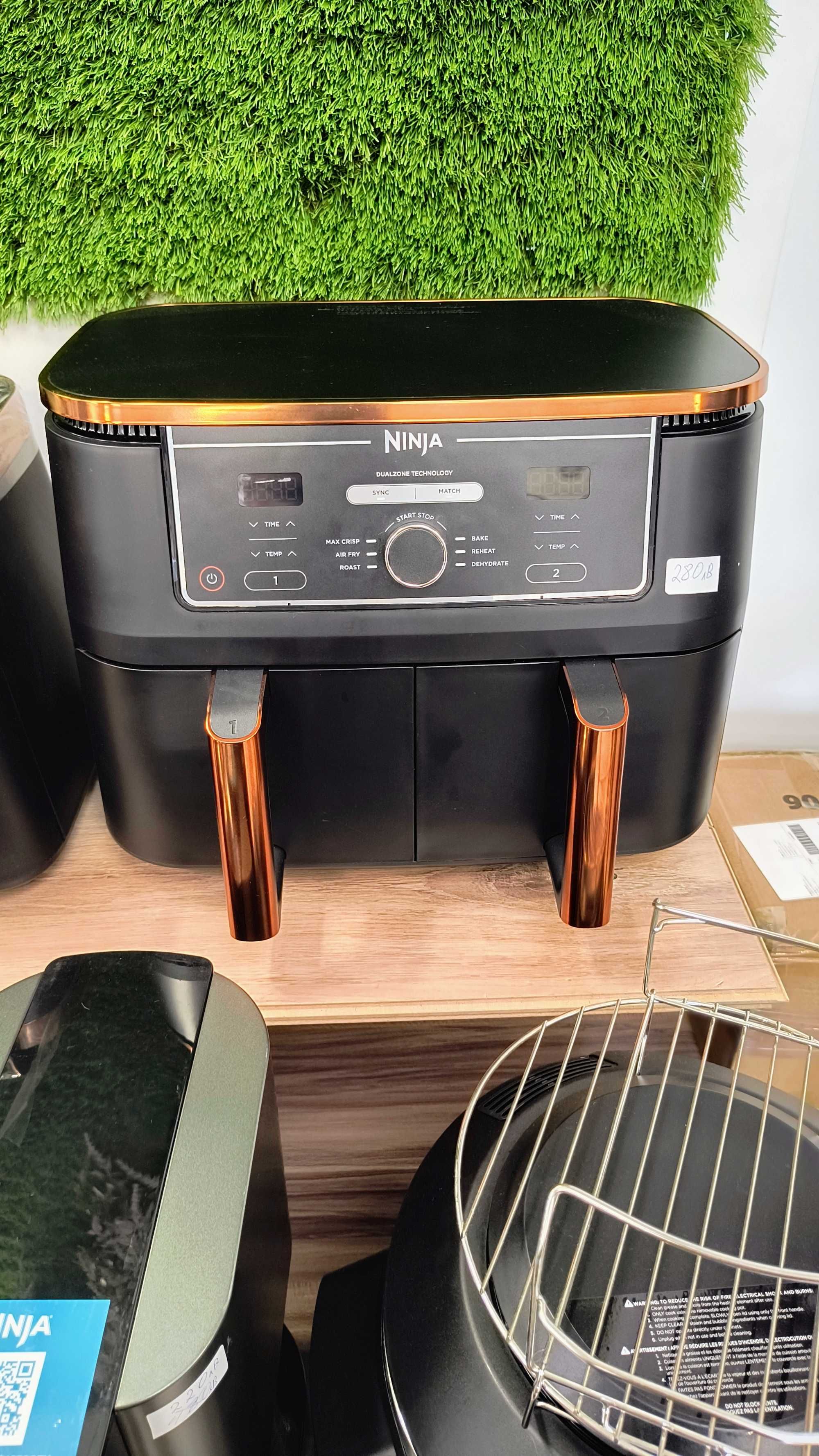 Фритюрник Ninja AF400EUCP, 2470 W, 9.5 л, 6 програми, черен/златит