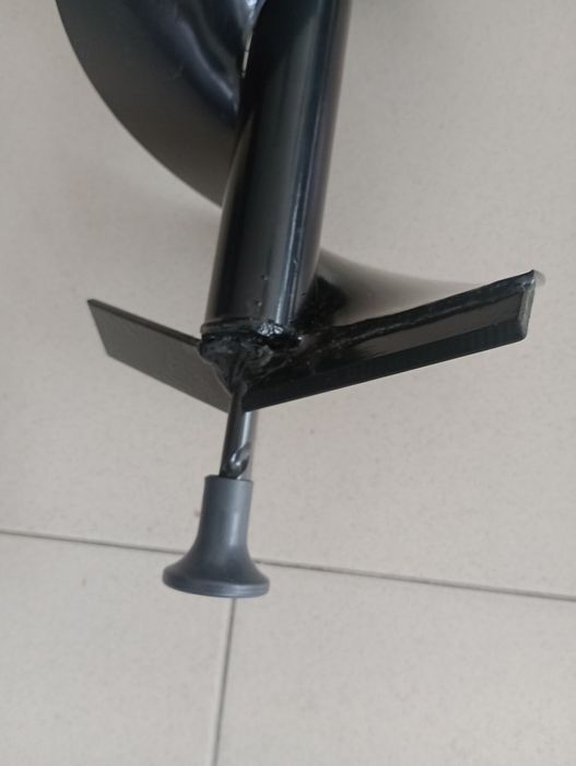 Продавам свредло за моторен свредел