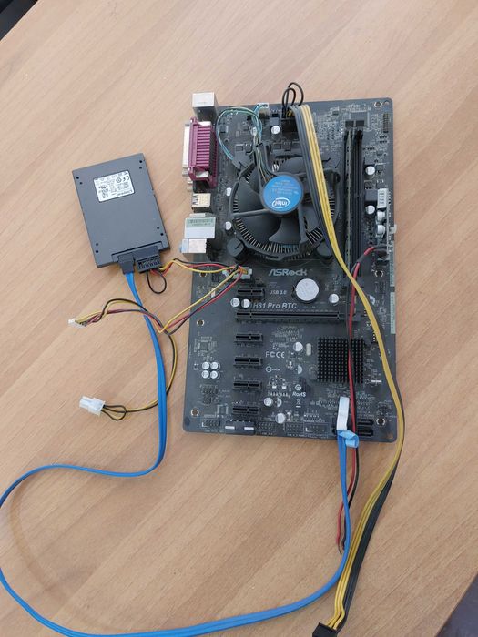 Дънна платка за компютър ASRock