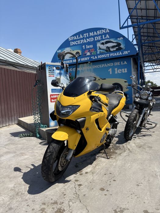 Honda CBR 600 F4 Carburatie