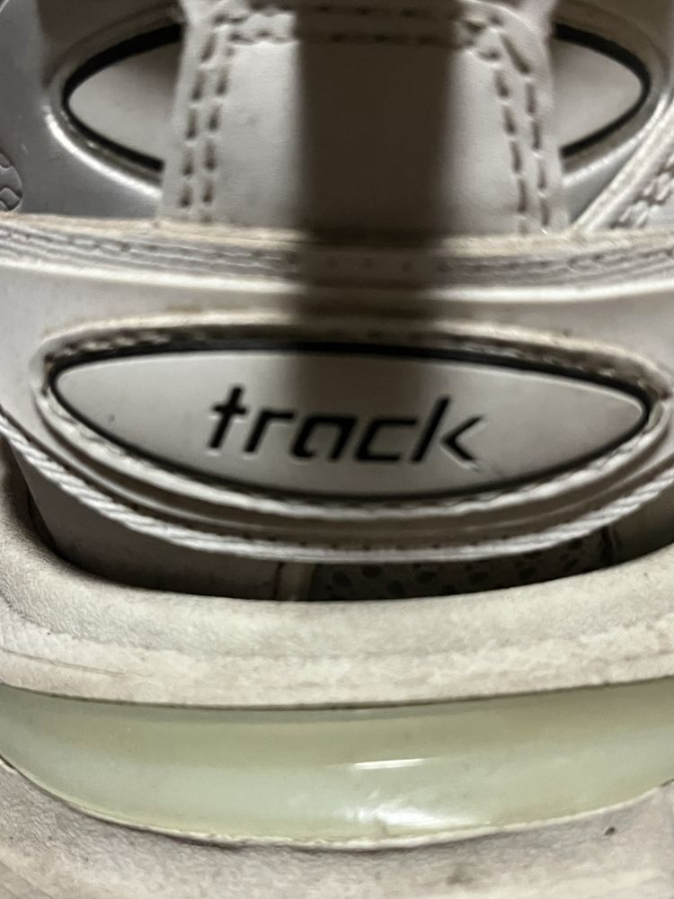 Balenciaga track