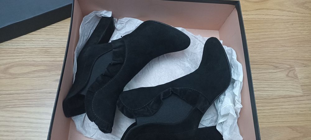 Vând Botine Muzette!