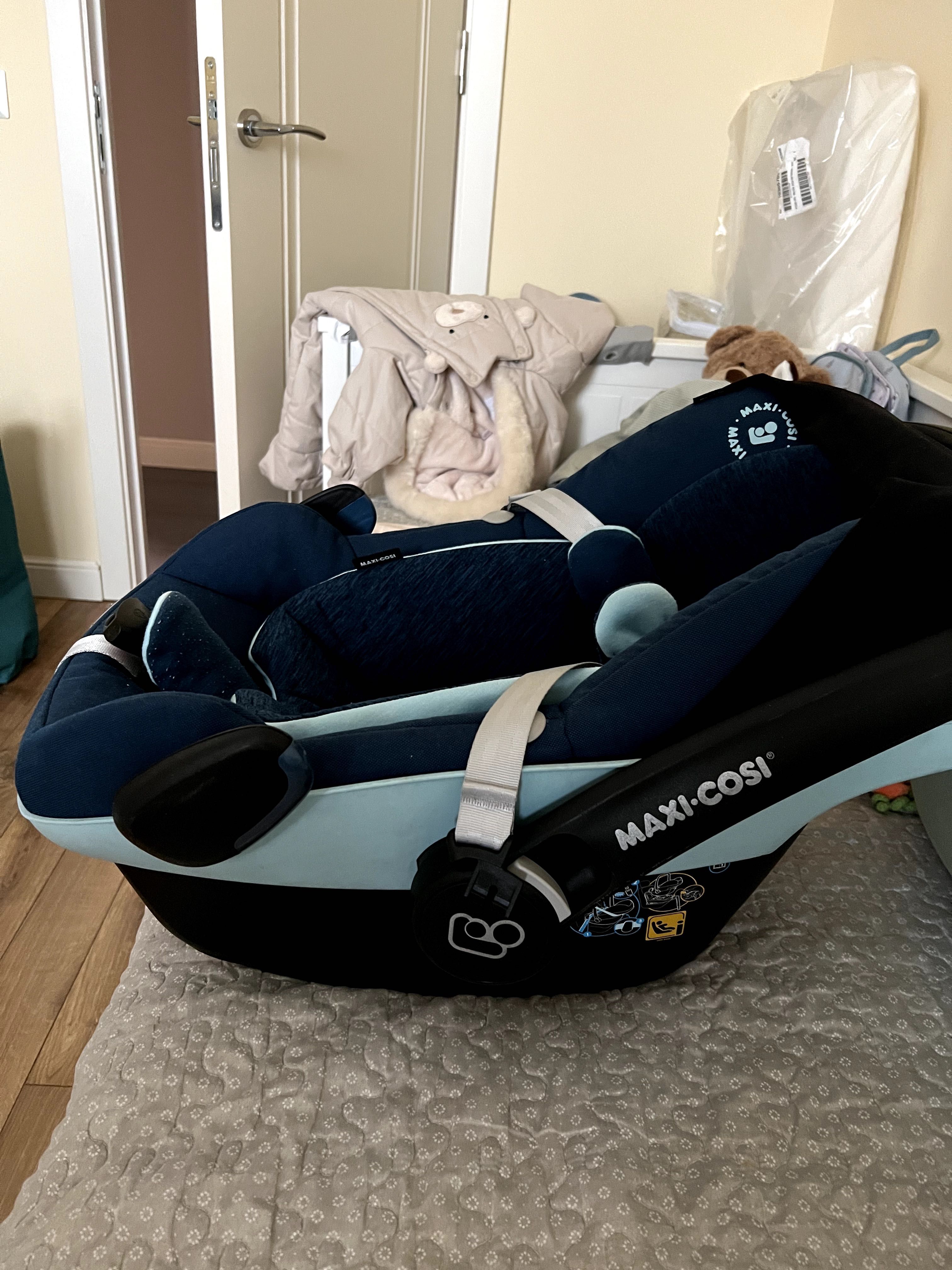 Стол за кола Maxi-Cosi i-Size 45-75 cm max 12 kg