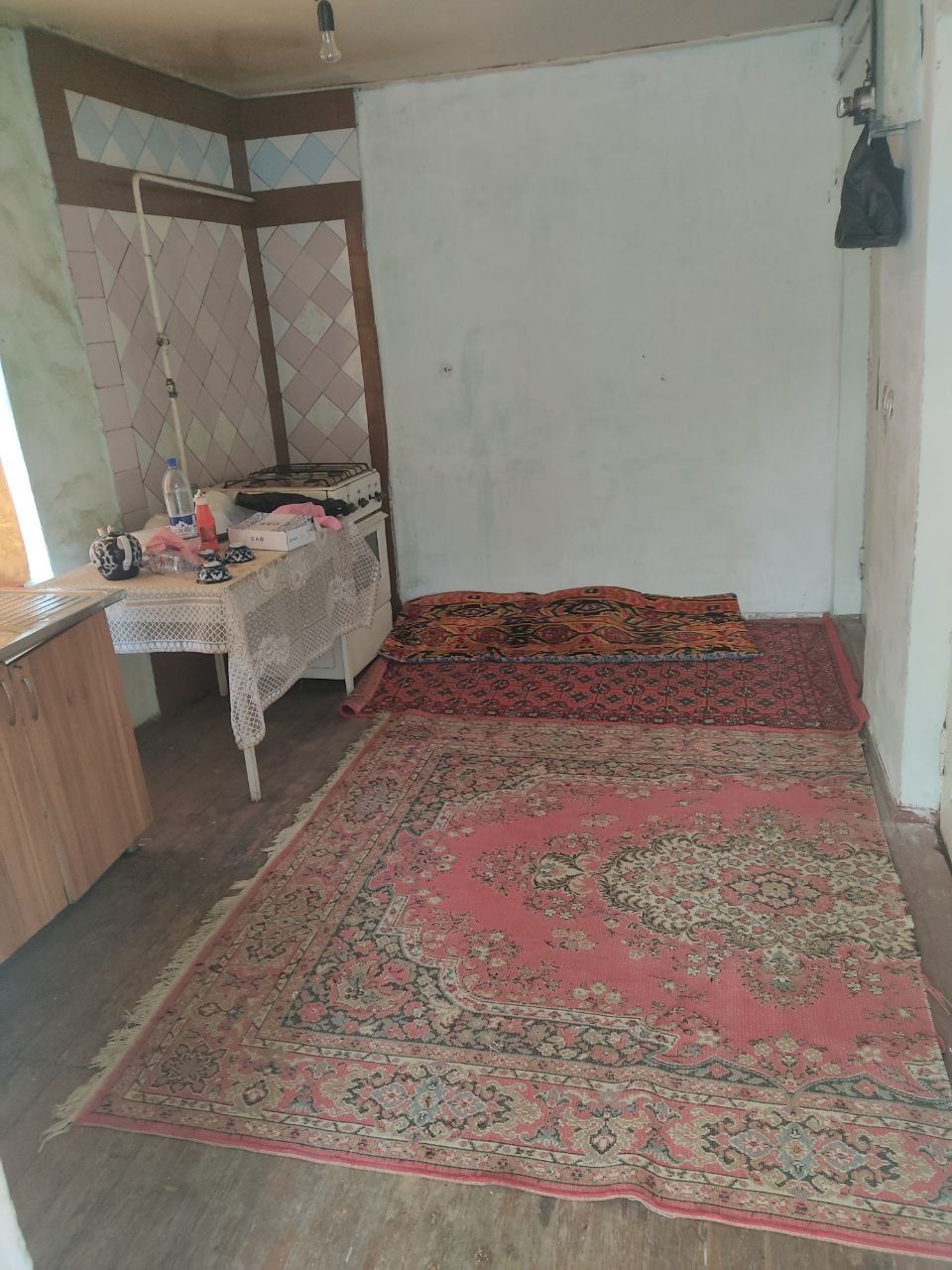 Барданкул . Рохатга якин жойда 8 сотх 4 хонали ховли ижарага б