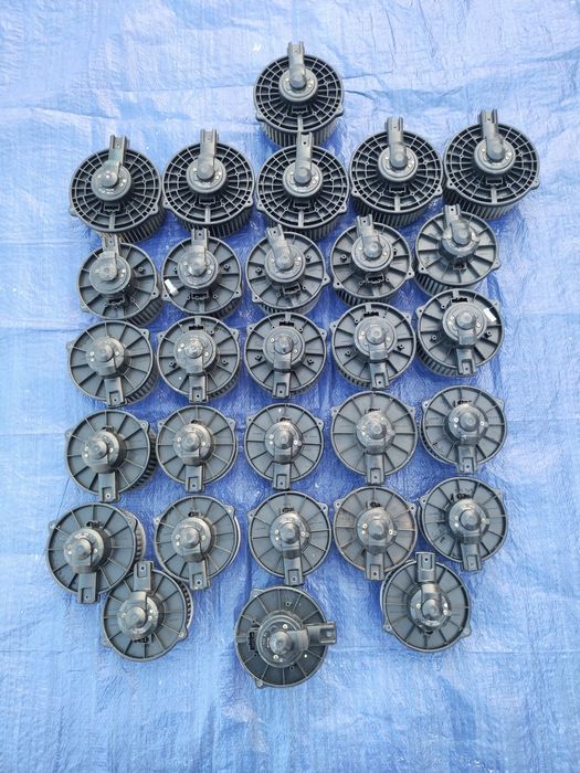 Моторчик печки .Toyota.