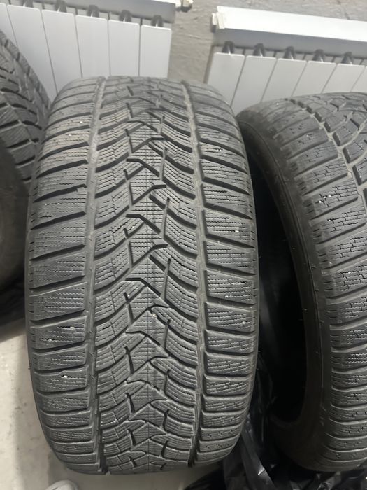 Гуми Dunlop 255/40/19 зимни ДОТ 4923