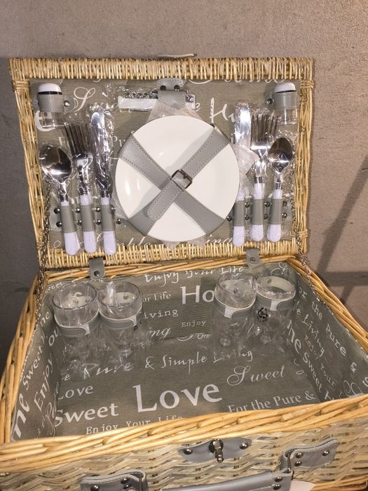 Комплект кошница за пикник за 4 човека