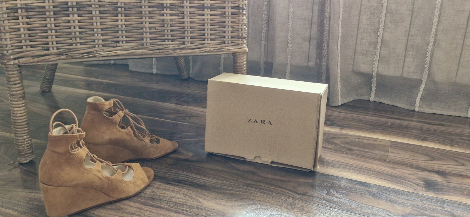Кожени сандали Zara