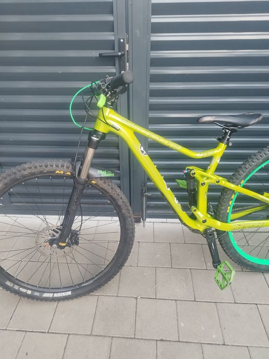 Vând bicicleta merida