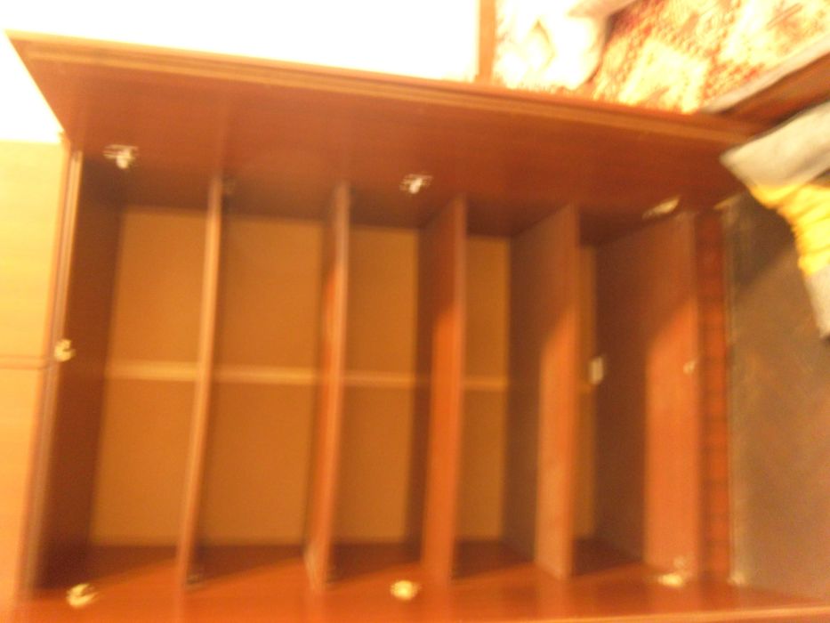 Спалня с четирикрилен гардероб