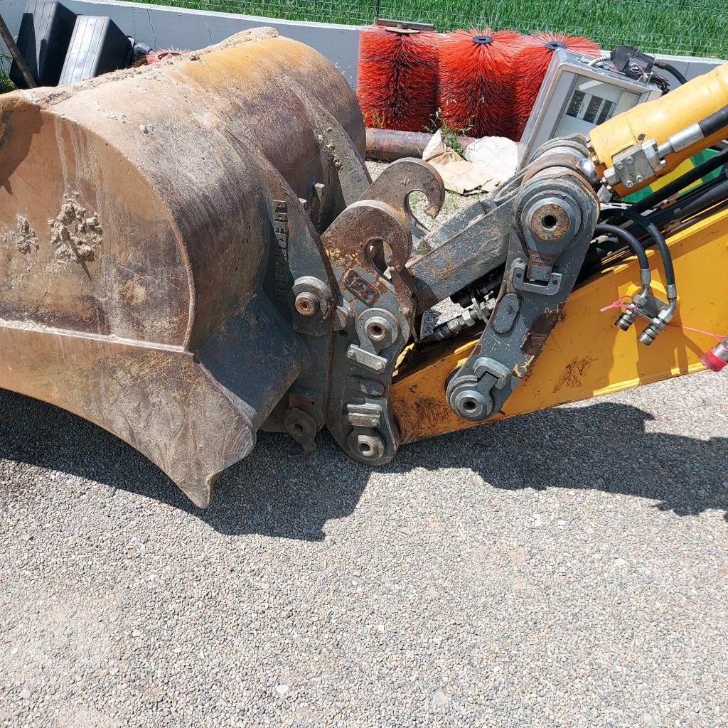 Excavator liebherr 906  pe senile