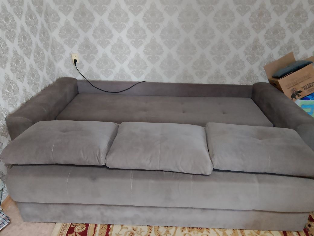 Срочно продам диван!