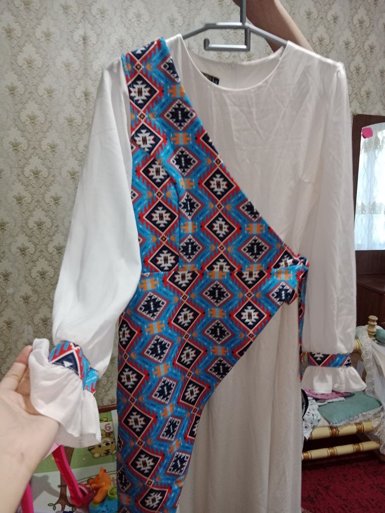 Почти новый платье 42-44р /10 тыс/
