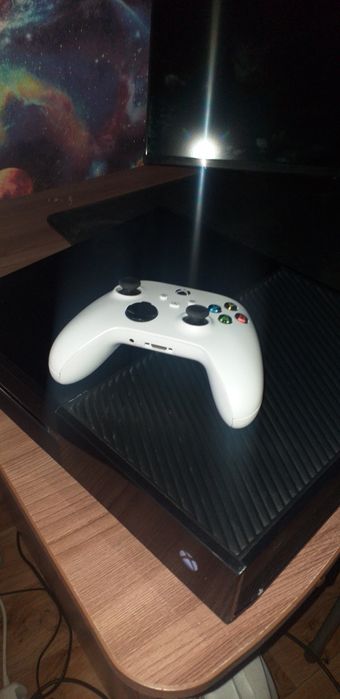 Xbox One Fat 1TB срочно