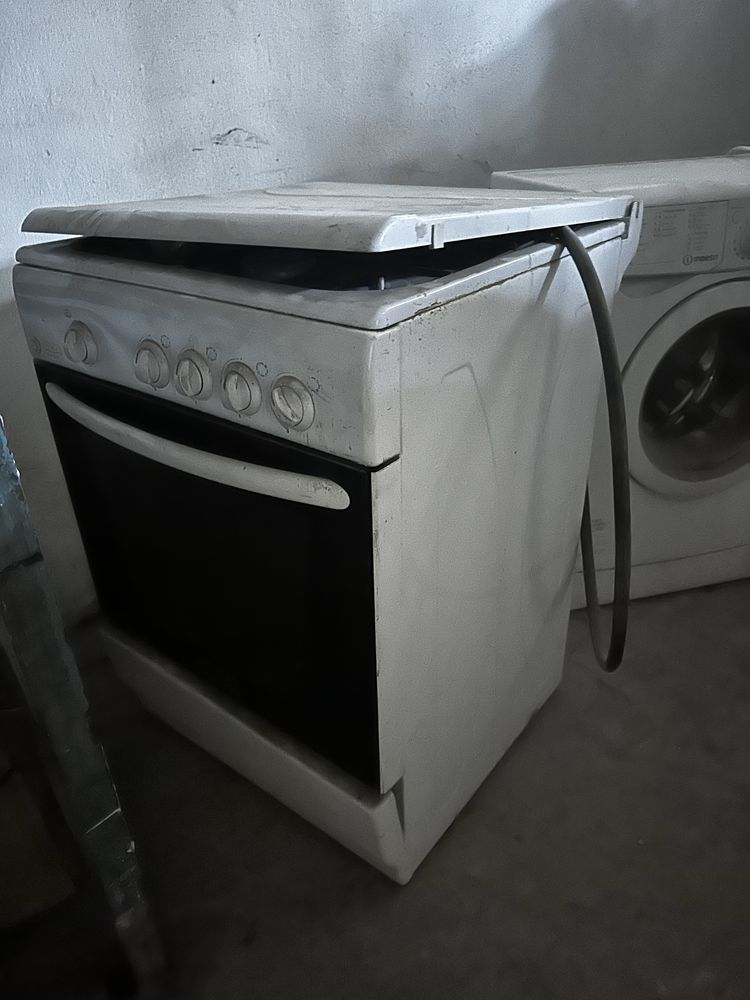 Продам газовую плиту