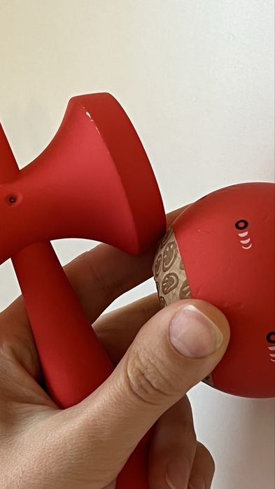 Kendama Krom Pop kolor Red rosie