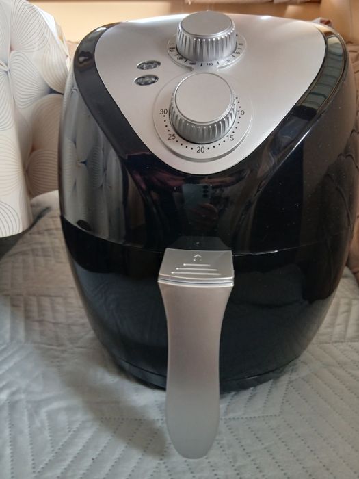 Фритюрник с горещ въздух