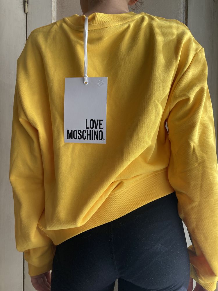 Суичър Love Moschino