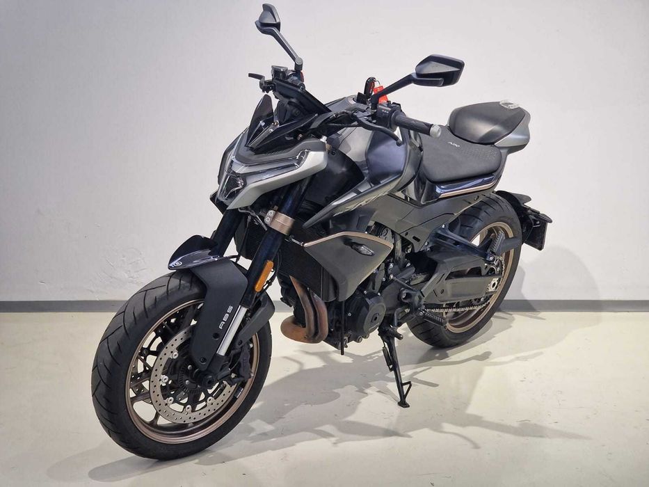 MOTOCICLETA CF-MOTO 800NK - 2023 - 6700 km