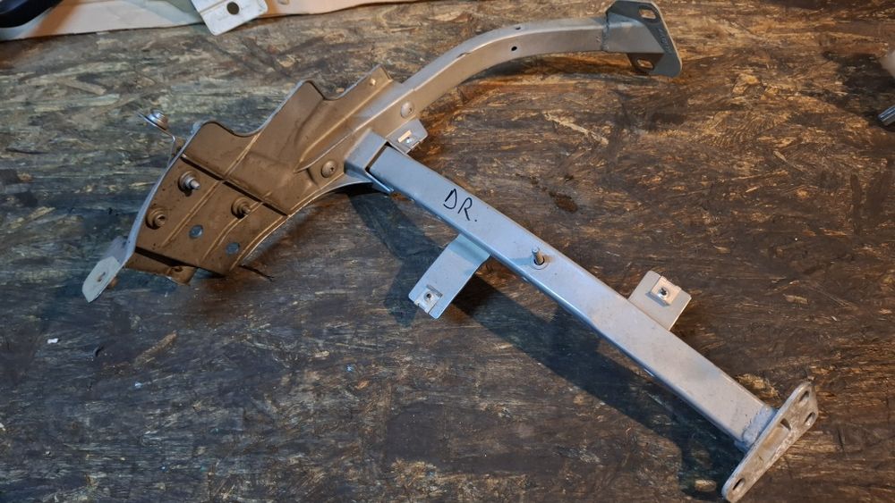 Suporti aripa dreapta Audi A8 4H 2012