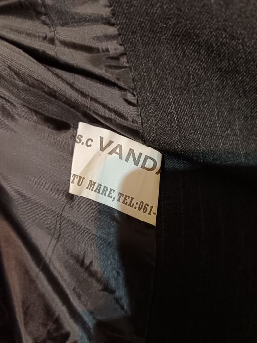 Sacou, vestă și pantaloni