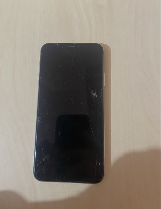 Iphone 11 PRO MAX - 68 GB - SILVER