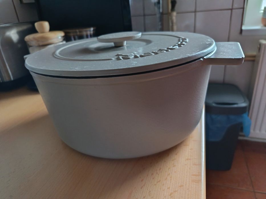 Vând oală cratiță noua