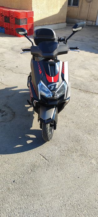 Бензинли скутер сотилади. Холати ало