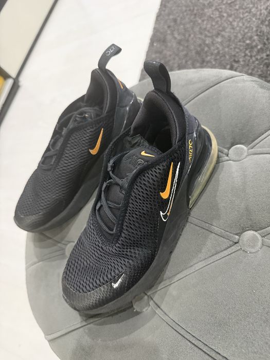 Маратонки nike 270