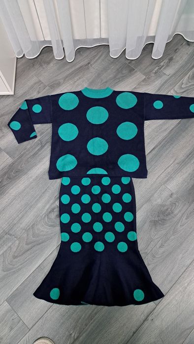 Fusta si pulover-set marimea S