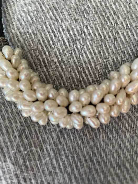 Кожено колие тип чокър с перли