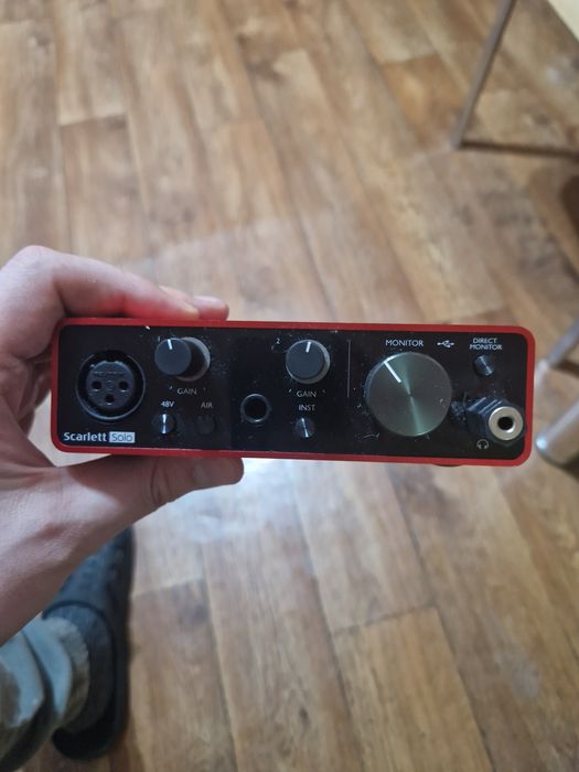Внешняя студийная звуковая карта Focusrite Scarlett Solo 3Gen