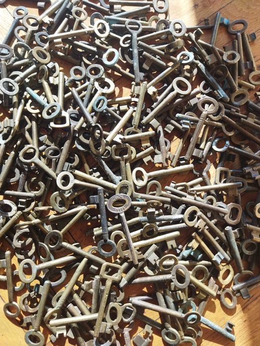 Продавам месингови ключове