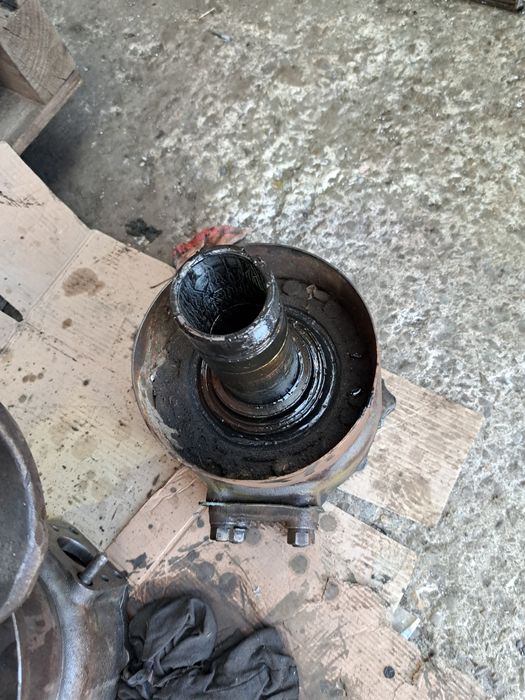 Reparatie roata conducatoare BULDOZER