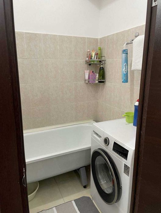 3 хонали, 3-қаватда квартира сотилади.