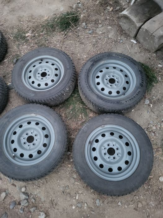 Продам зимние шины