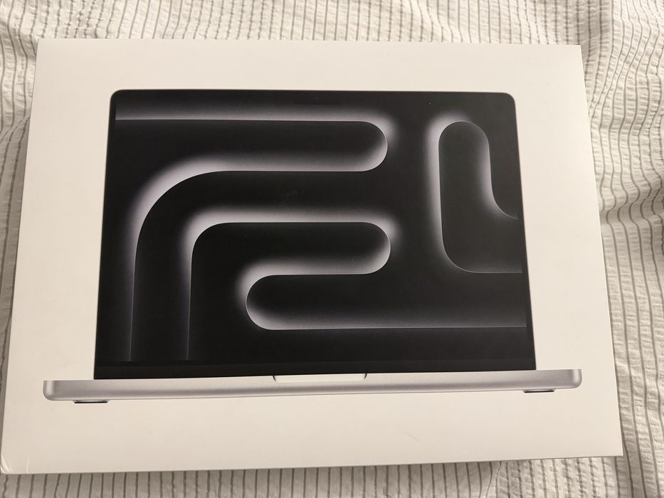 MacBook PRO 14inch M3 8gb SSD 512Gb