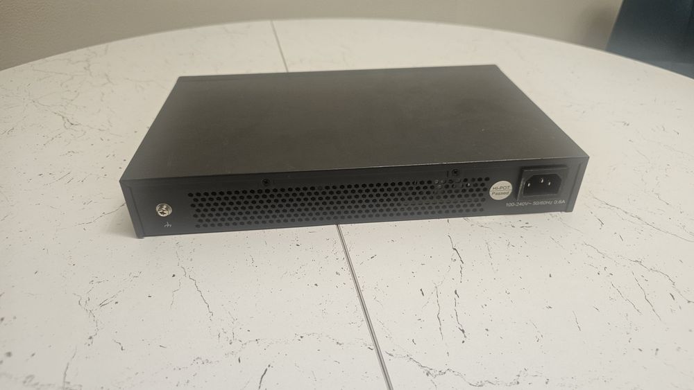 Switch tp-link 24 port