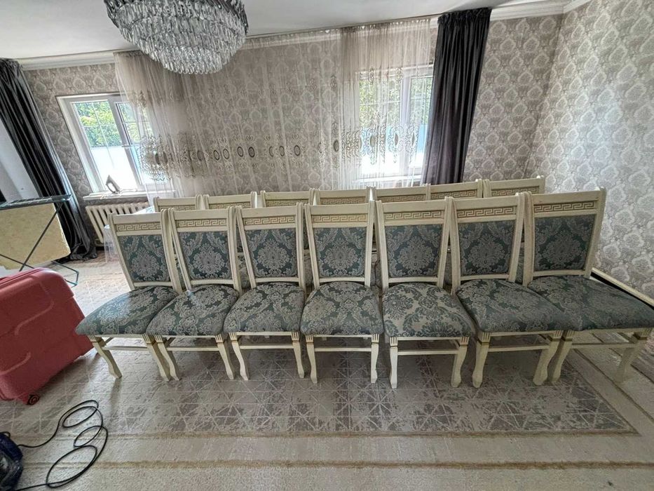Стулья в гостиную продам.