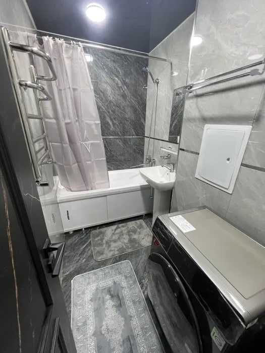 Сдаётся срочно 2- комнатная квартира ул. Бобур 208*