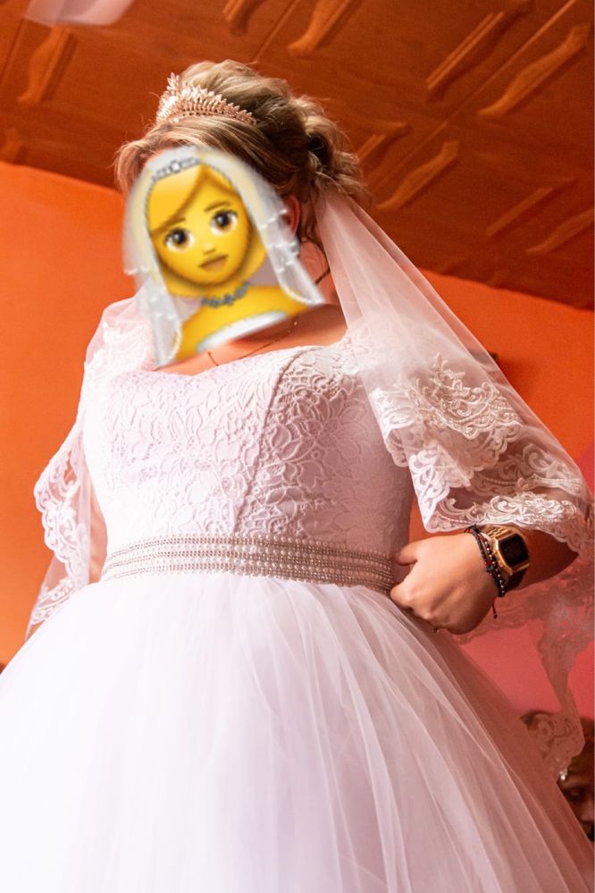 Vand rochie de mireasa