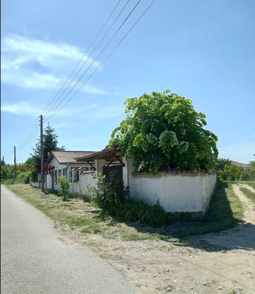 Продавам къща в с.Николаевка