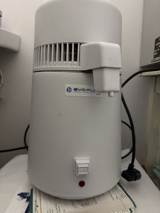 Sigilator pungi si Distilator apa