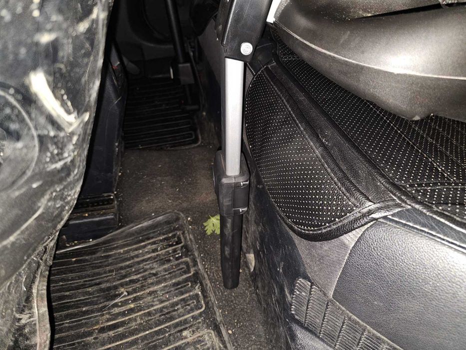 Кошче за кола с изофикс база